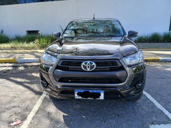 TOYOTA HILUX 2.8 D-4D TURBO DIESEL CD SR 4X4 AUTOMÁTICO